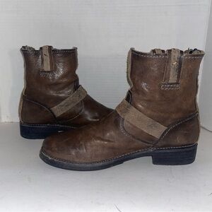 Frye Veronica leather buckle ankle boots brown size 9
